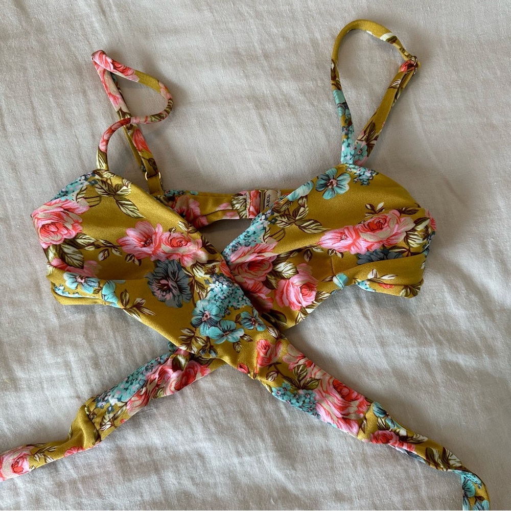 Montce M cross cross bikini top